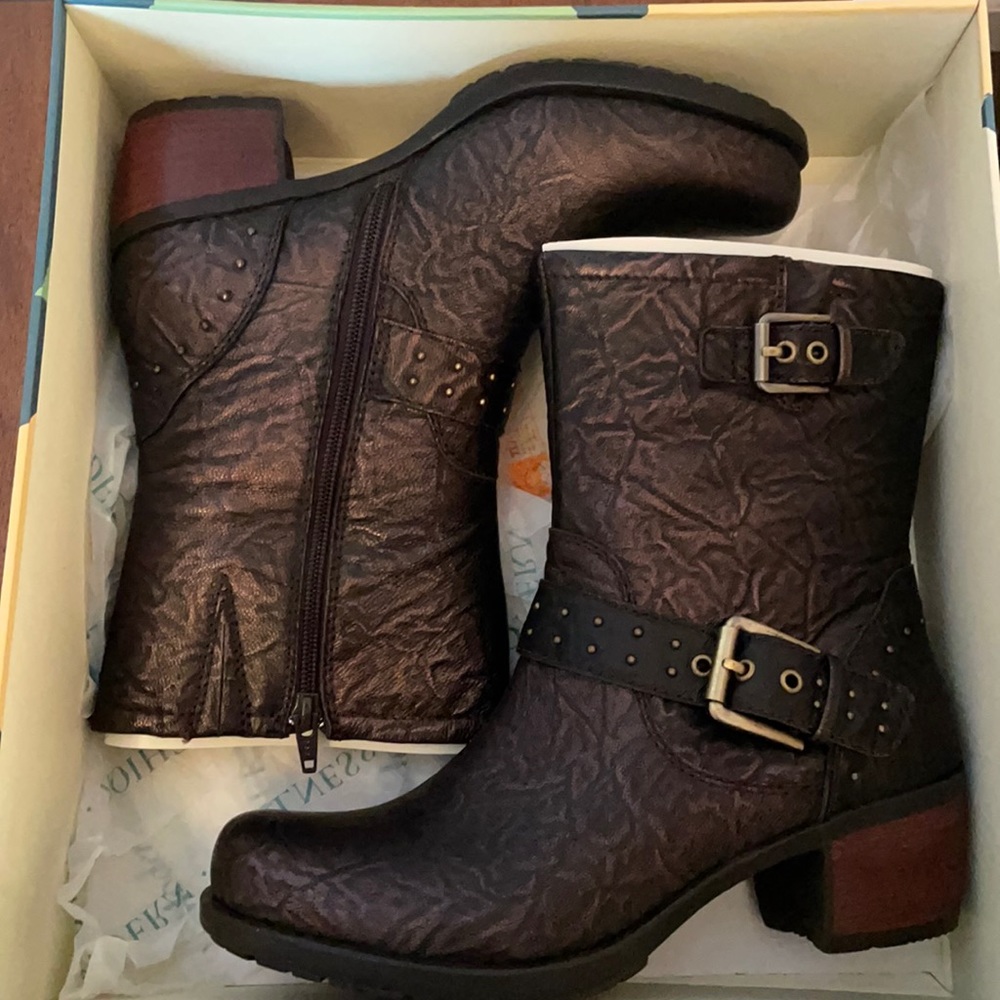 Earth Denali Altitude Women’s Boots, size 8.5, color: bronze
